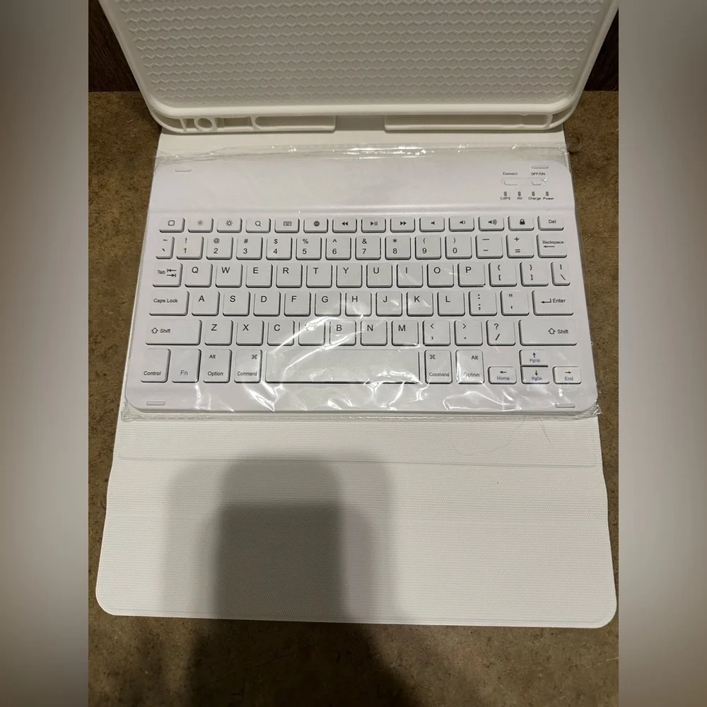White Bluetooth Keyboard Case